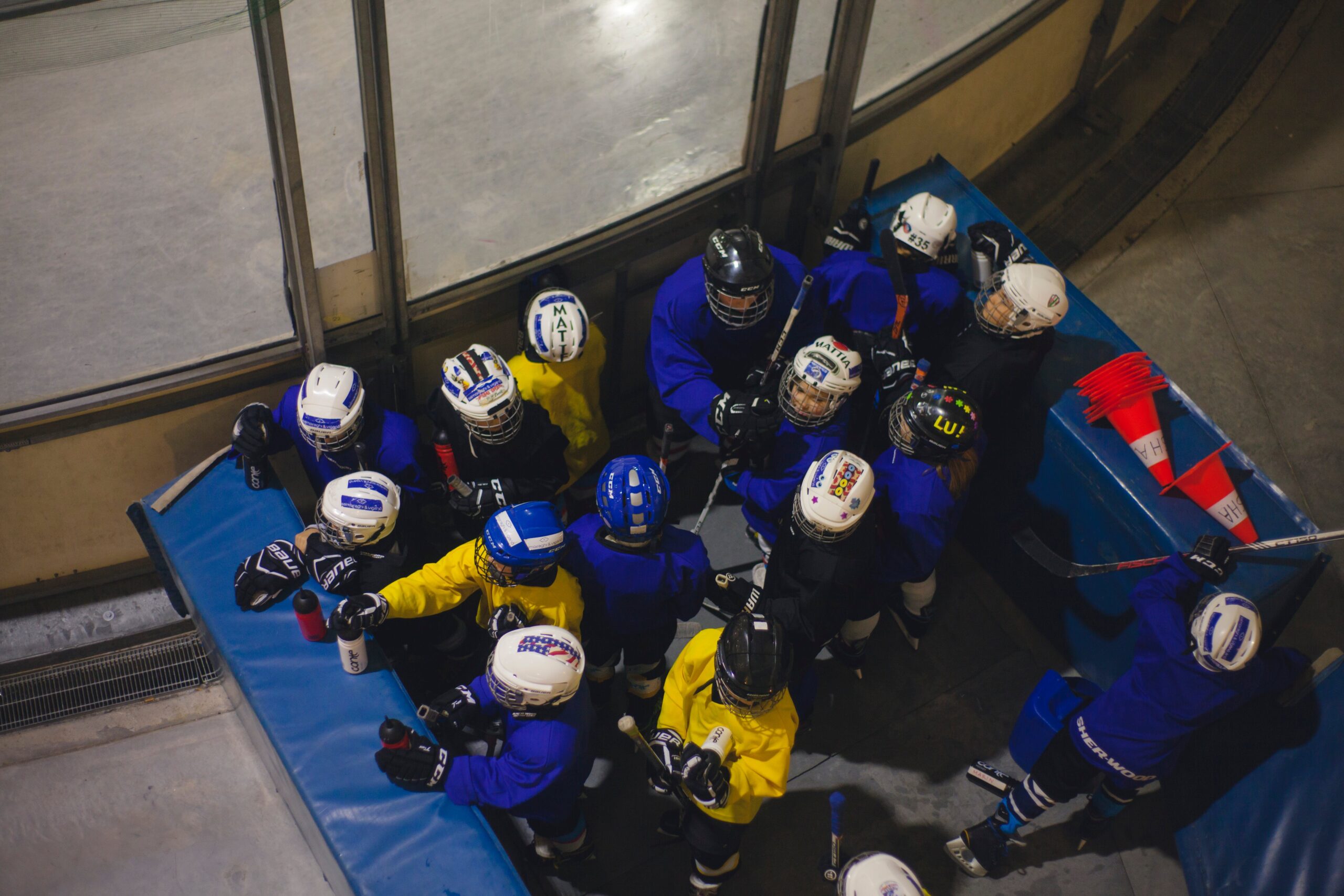 Read more about the article Navigating the Age Levels of Youth Ice Hockey: A Comprehensive Guide